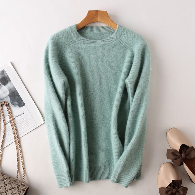 Sweaters with short clearance round collars
