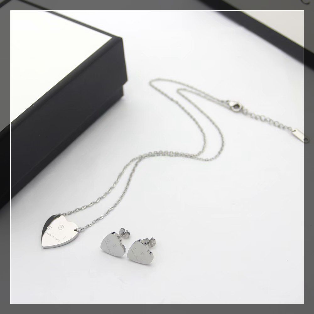 1Sets/White gold(Earrings+Necklace)