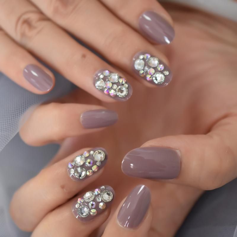 False Nails 24pcs Short Fake Oval Shape Artificial Nail Tips With Design Full Rhinestones Acrylic Gel Set DIY Home False Nails 24pcs Short Fake Oval Shape Artificial Nail Tips With Design Full Rhinestones Acrylic Gel Set DIY Home