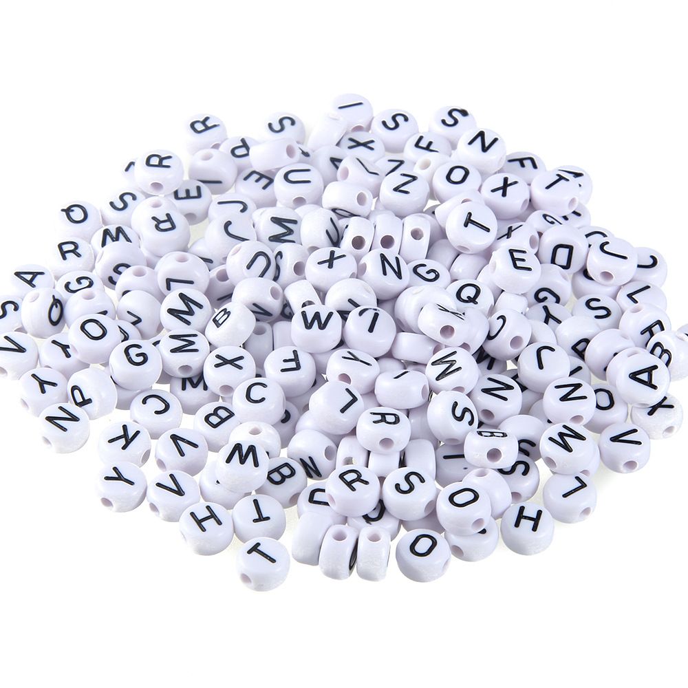600pcs Cuentas Blancas de Letras Doradas 4x7mm Cuentas Negras con Corazones Abalorios Acrílicos Redondos con Alfabeto Corazón Granos Decorativos Manualidades Bricolaje Joyería Collar Pulsera