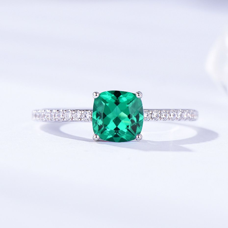 Gemaakt Emerald-9