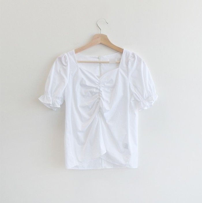 la blusa blanca