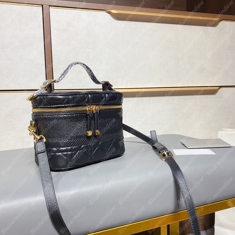 small bolsas for travel
