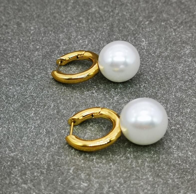 Pure white pearl