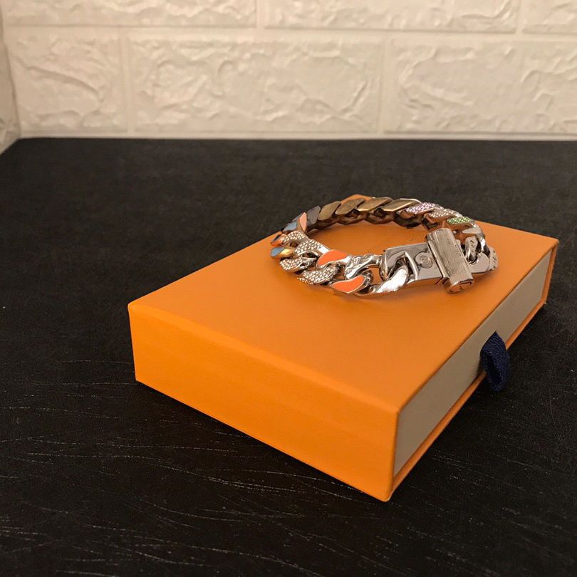 A-Bracelet med låda