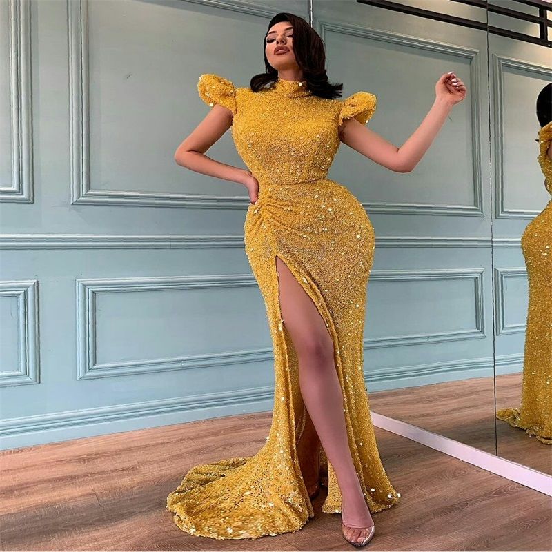Compra Brillo Amarillo Vestido De Fiesta Dubai Arabia Lentejuelas Vestidos  De Noche Con Cuello Alto Sexy Vestido Dividido Fiesta De Fiesta Hecho A  Medida Robe De Soiree Barato | Entrega Rápida Y