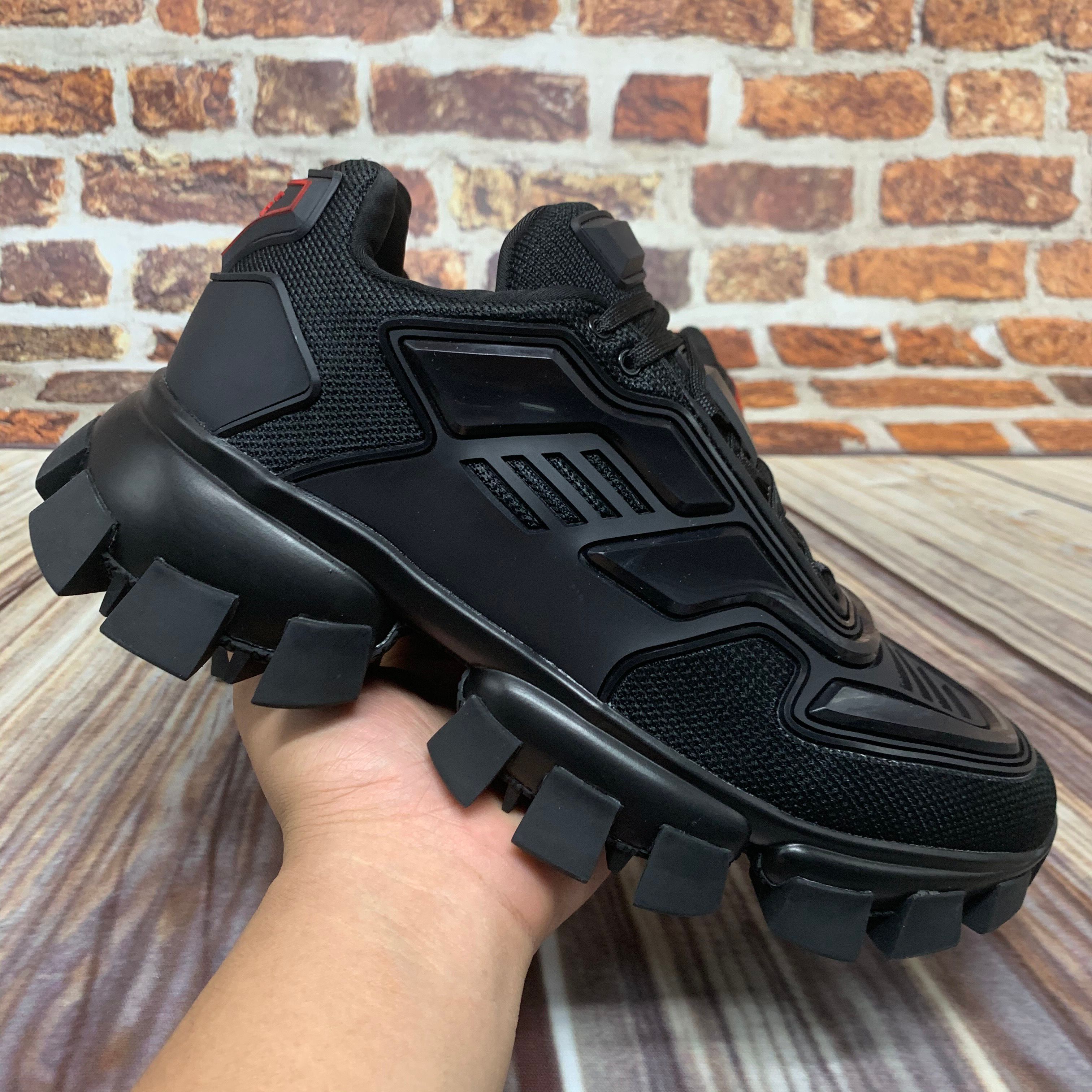 triple black trainers mens