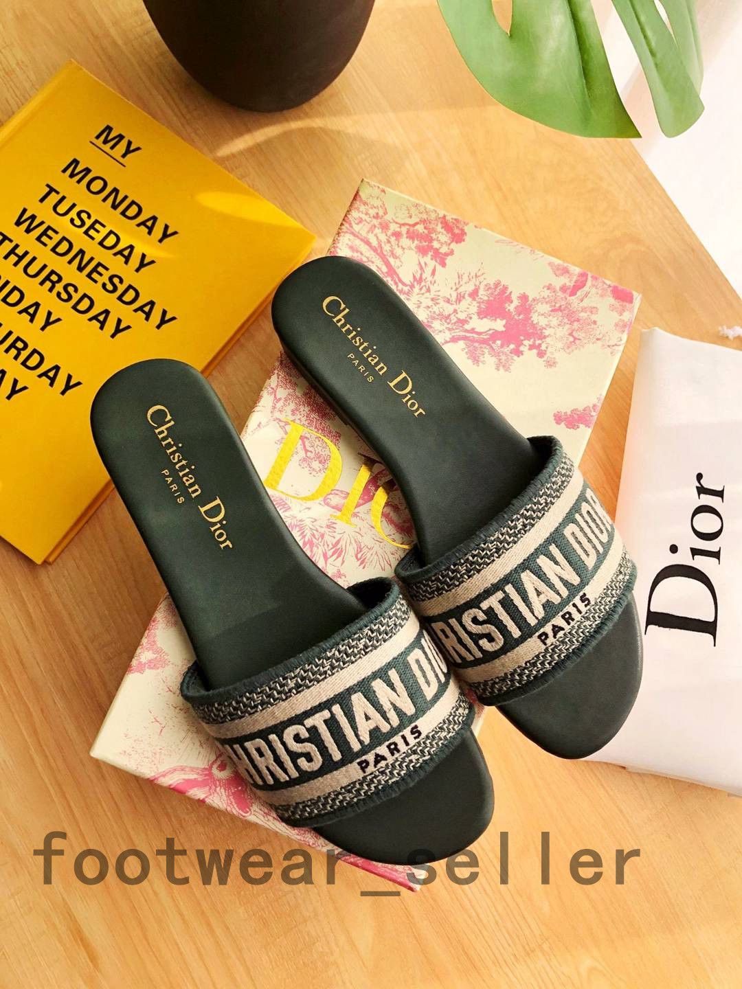 Dior Dway Women Platform Sandals Christian Designers Slides Low Heels  Floral Brocade Flip Flops Embroidery Loafers Trend Sliders Ladies Slippers  From Footwear_seller, $75.38 | DHgate.Com