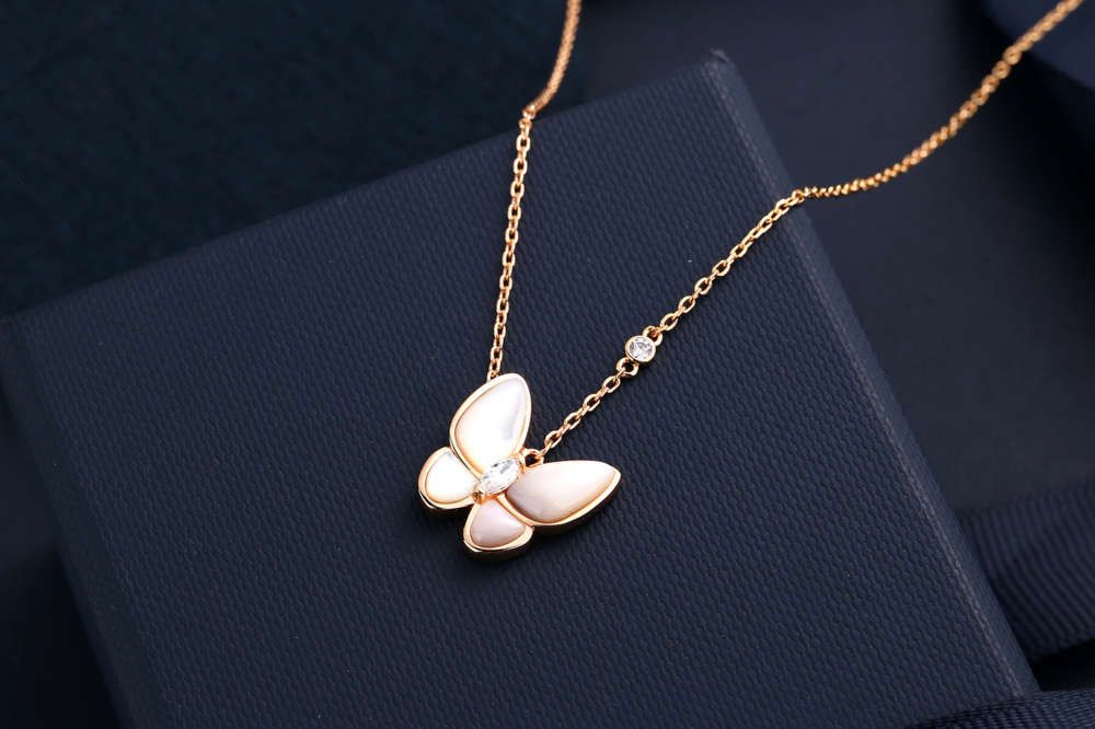 Розовое золотое бабочка ожерелье