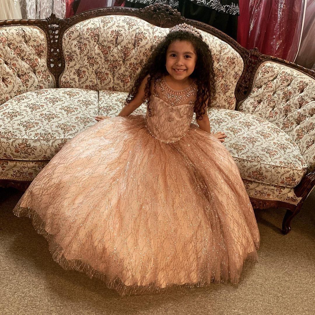 Rose Gold 2021 Vestidos de flores para niñas para bodas con cuentas para niños pequeños vestidos Rose Gold 2021 Vestidos de flores para niñas para bodas con cuentas para niños pequeños vestidos