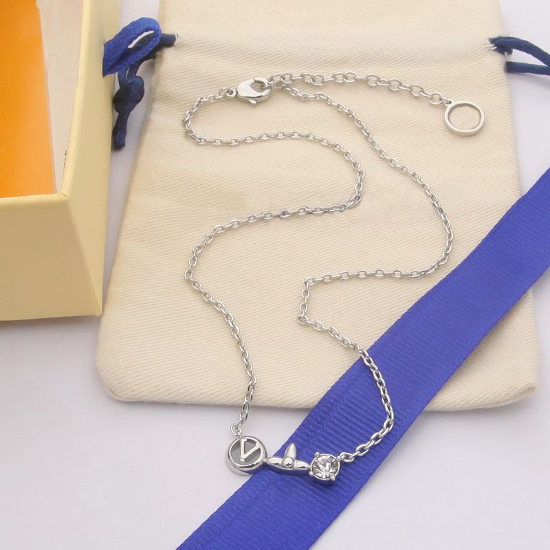 Collier en or blanc