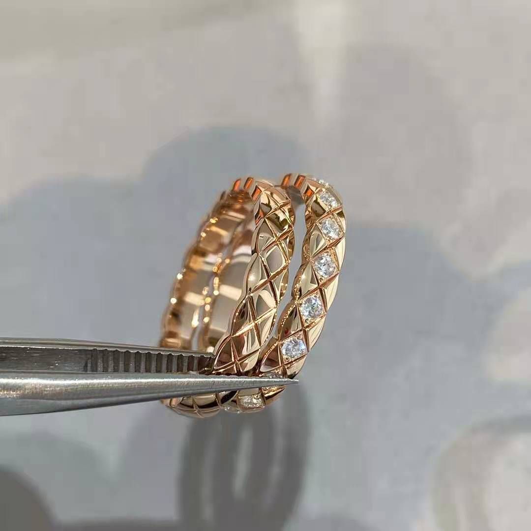 Gold Check Diamond Ring