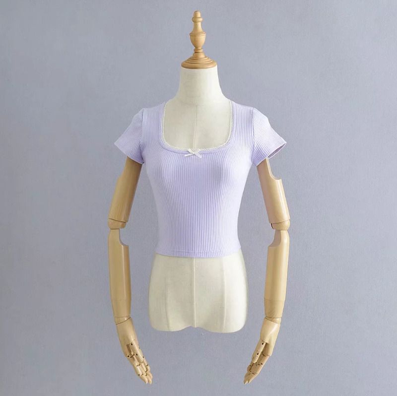 t-shirt violet