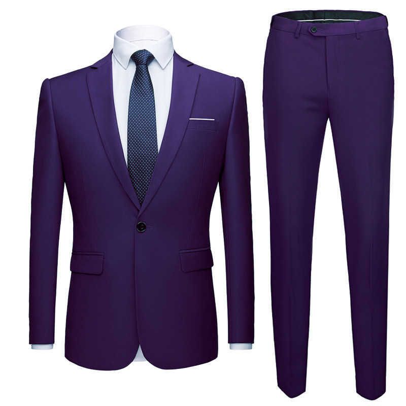 紫色のスーツ