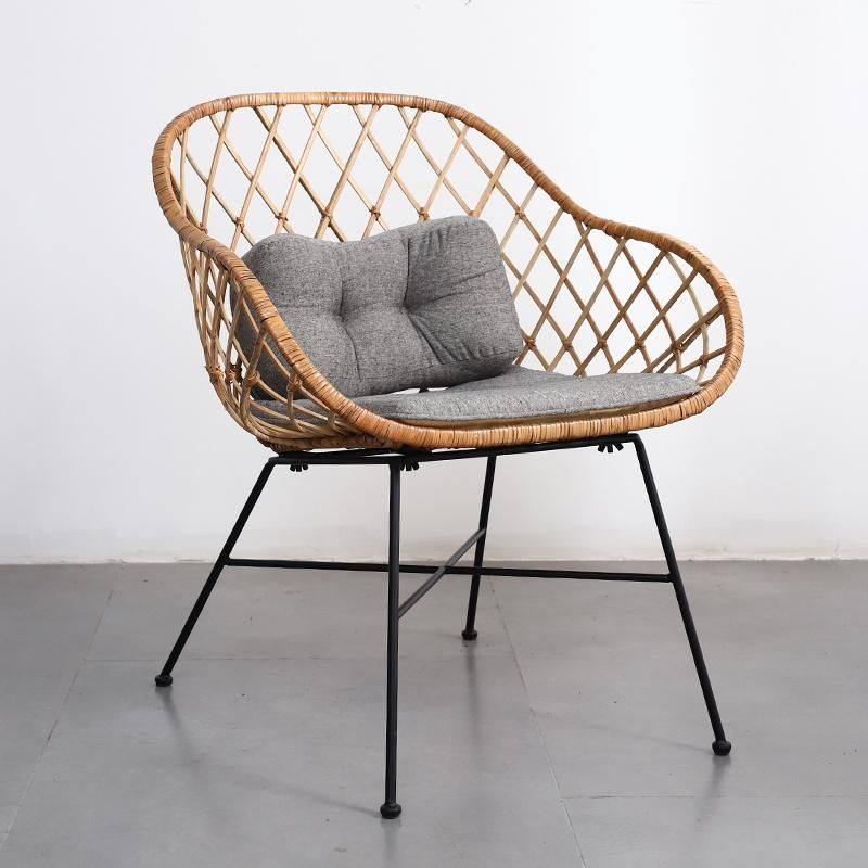 Chair with Cushion e