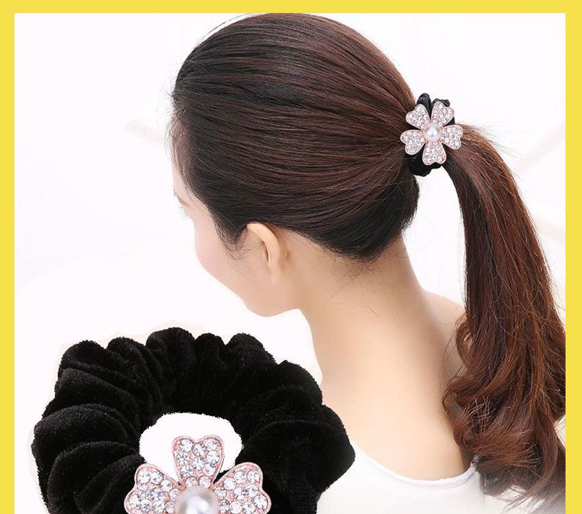 New Pearl Crystal Flower Hair Rubber Bands Rhinestone Bow Butterfly Designs Hair Band for Women Wedding Hair Accessories Pony Tail Holder New Pearl Crystal Flower Hair Rubber Bands Rhinestone Bow Butterfly Designs Hair Band for Women Wedding Hair Accessories Pony Tail Holder