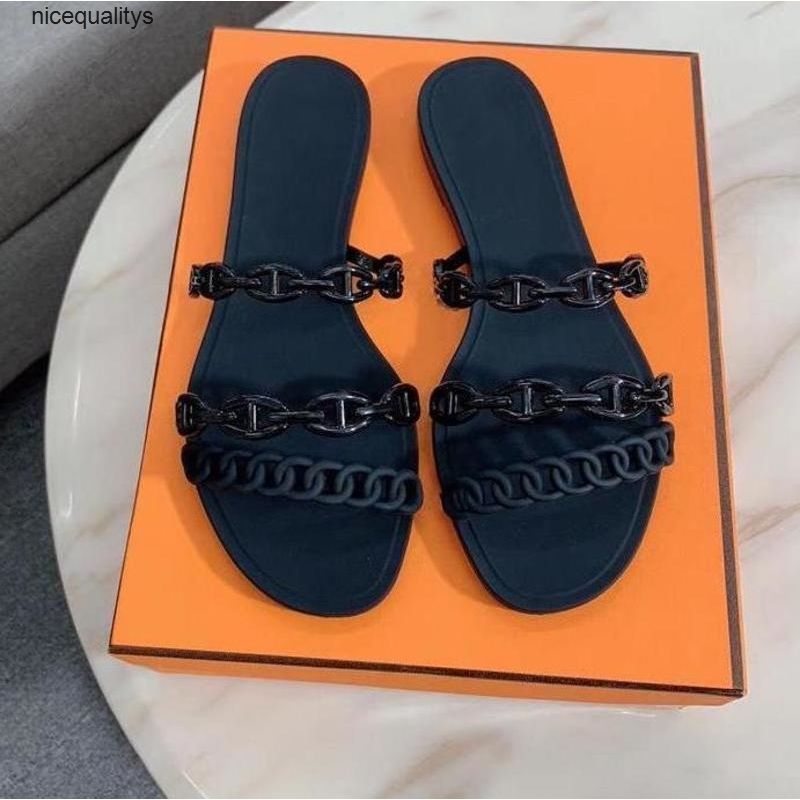 Groothandel Slippers Voor 63,2 €, Haal Luxe Naam Vasthange Dames Sandalen  Rubber Jelly Slippers Platte Schoenen BABOUPE PARTY Bruiloft Low Cutter Van  Nicequalitys Online Winkel |DHgate