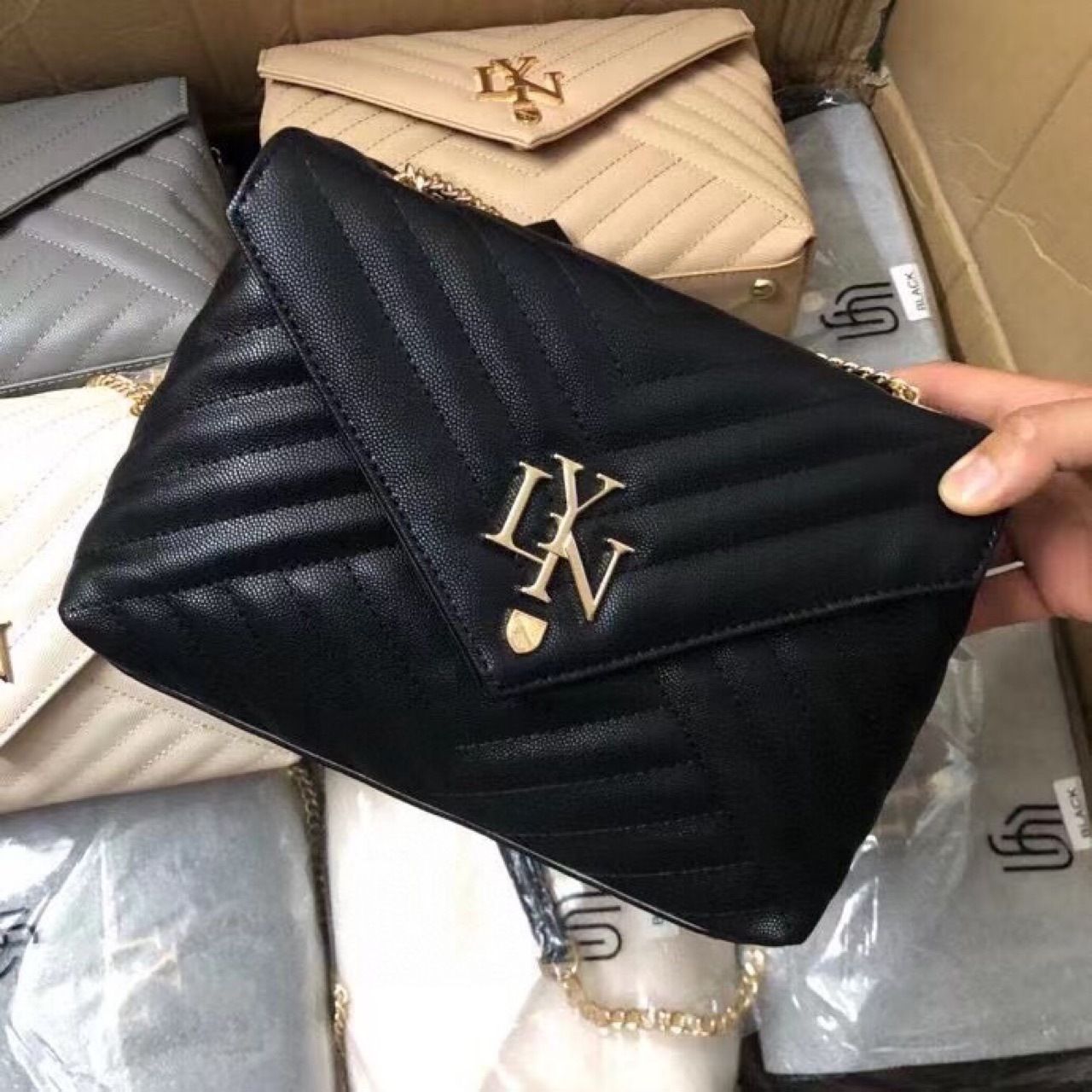Compra Sobre Hilo Cadena Messenger Bolso Femenino Mujer Bolsas Crossbody  Bolsos PU Cuero De Alta Calidad Belleza Monedero 2021 Moda Para Mujer  Paquetes De Hombro Barato | Entrega Rápida Y Calidad | Es.Dhgate