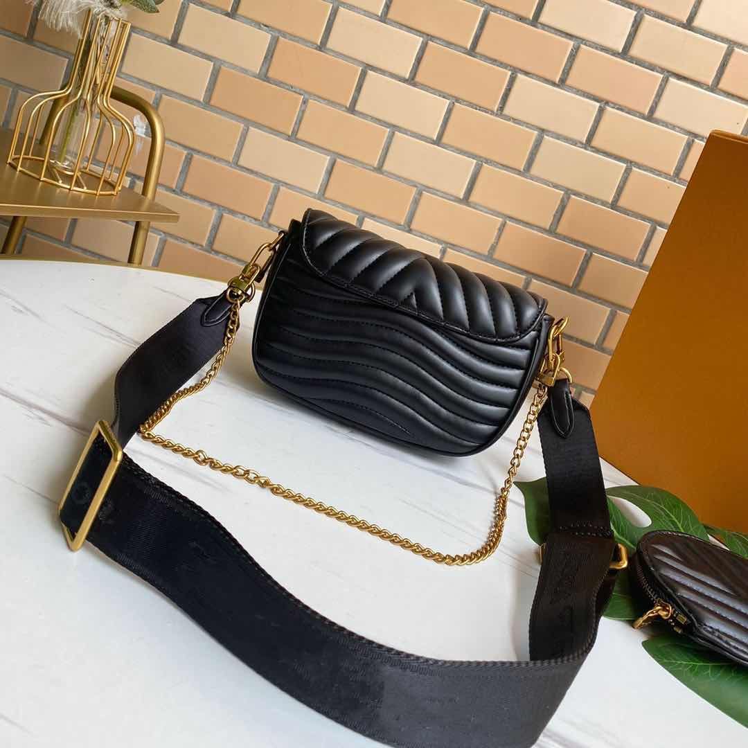 Compra Nueva Ola Acolchada Cuero Múltiple Múltiple Mujer Moda 3 En Una  Cruzada Con Monedero Redondo Correa Ancha De La Cadena De Metal De Oro Como  Bolsa De Hombro Barato | Entrega