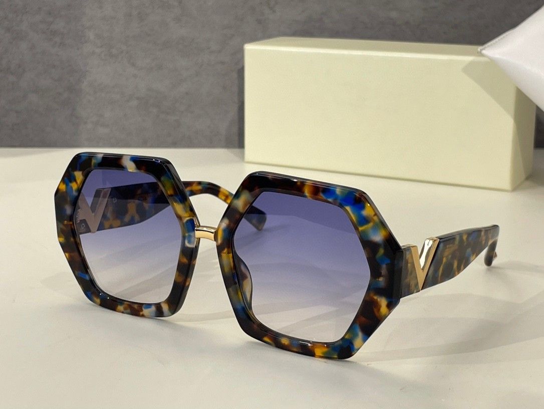 Amber Frame Gradient Blue Lens