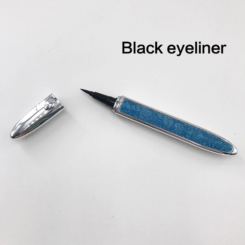 svart eyeliner 24