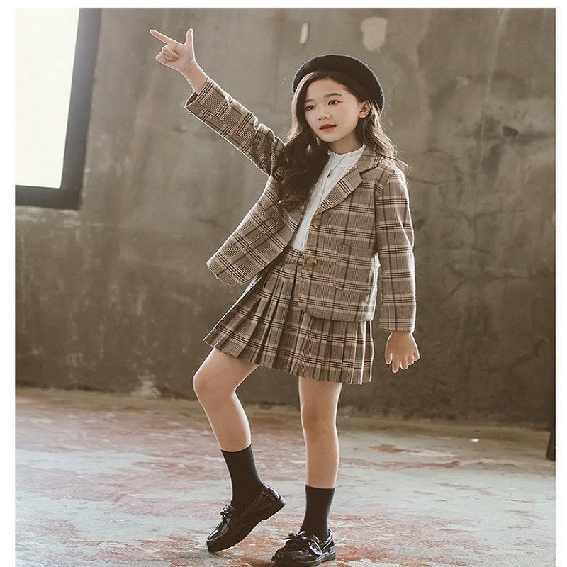 Compra Traje Para Niños De Primavera 2021 .2022 Nuevo Traje De Moda Para  Niñas Chaqueta A Cuadros + Falda Plisada 2 Unids Conjuntos Para Niños Ropa  De Otoño Chicas Barato | Entrega