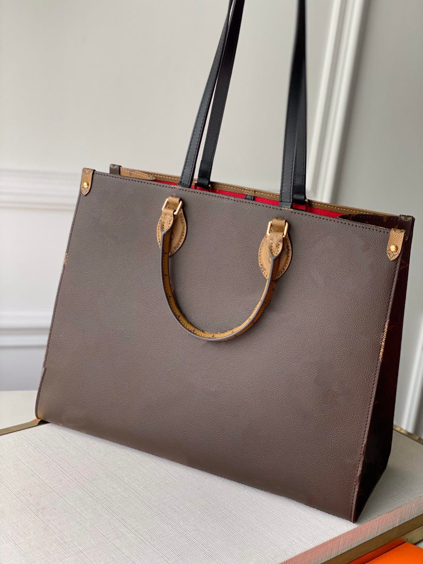 Luxury Tote Bags For Women | IQS Executive