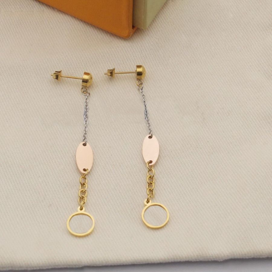 Des boucles d'oreilles