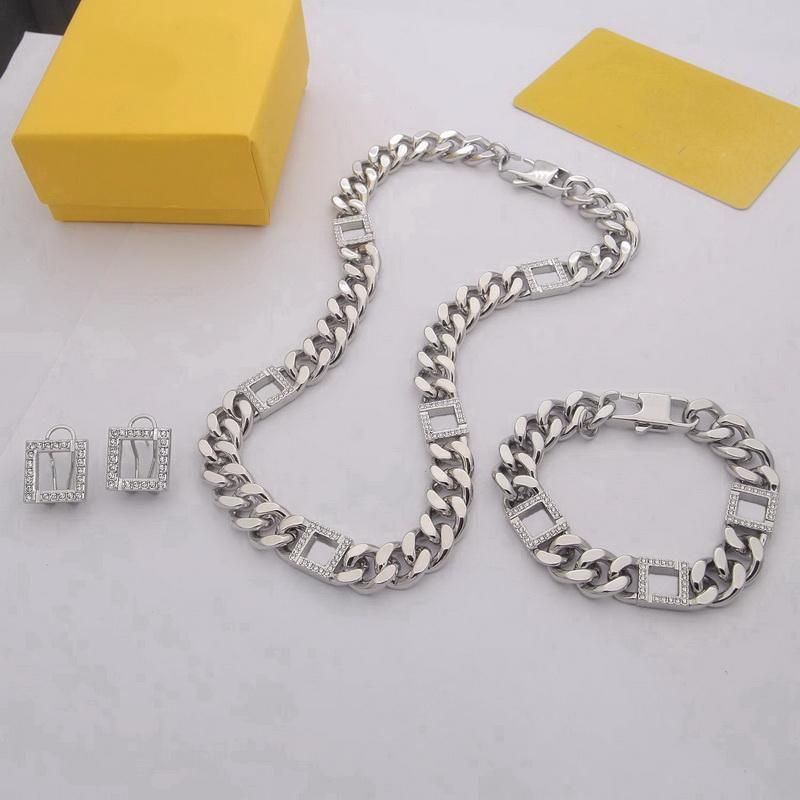 Halskette + Armband + Ohrringe / Weißgold