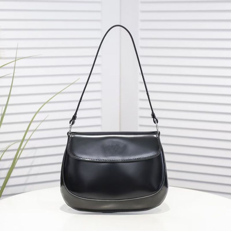 size:15.5*4*22cm-Black