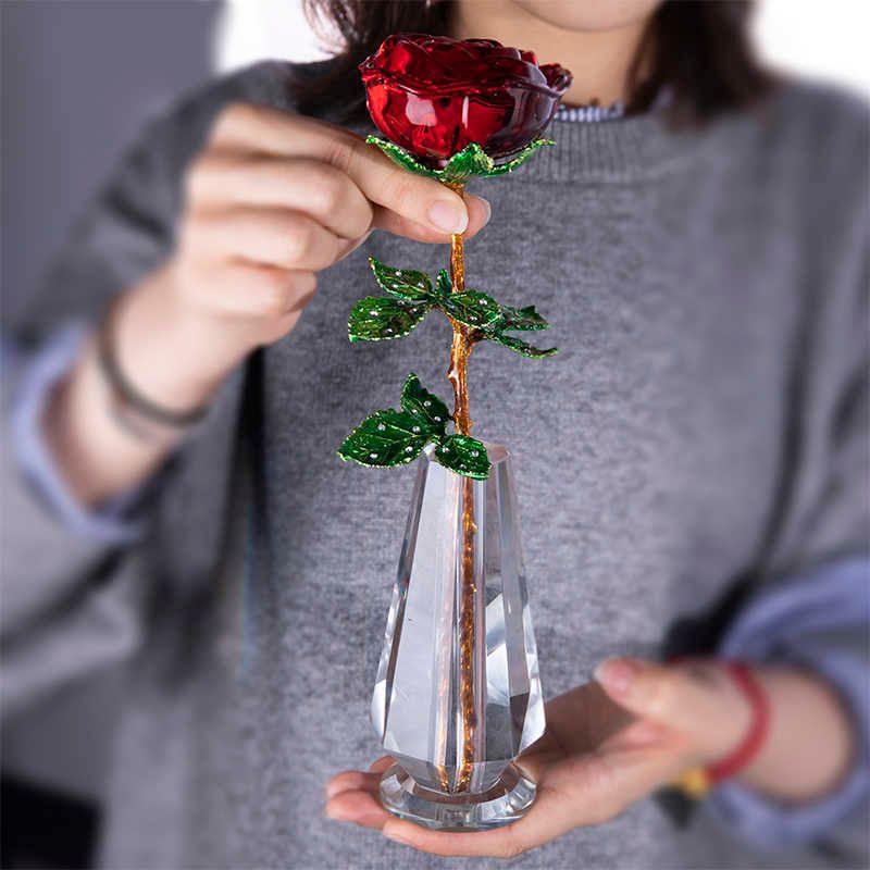 Rote Blume mit Vase