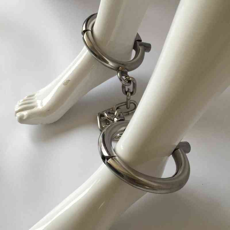 Kobiece anklecuffs.
