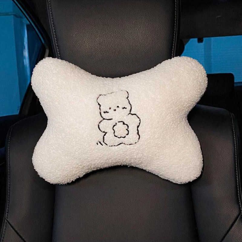 الدب neckpillow.