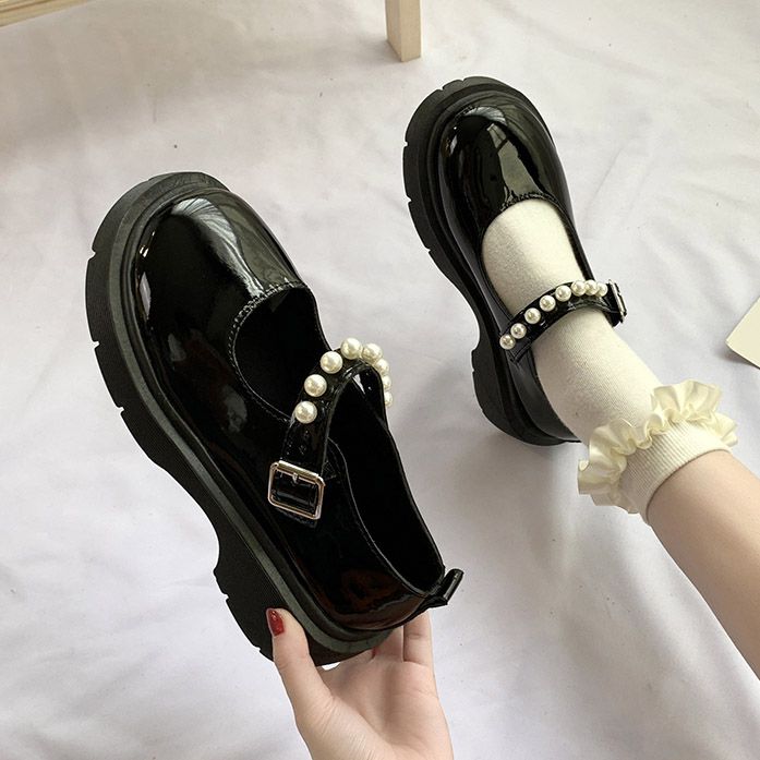Con stile indossando i 'tabi', le tradizionali calzature giapponesi / Sito  ufficiale dedicato al turismo a Tokyo GO TOKYO