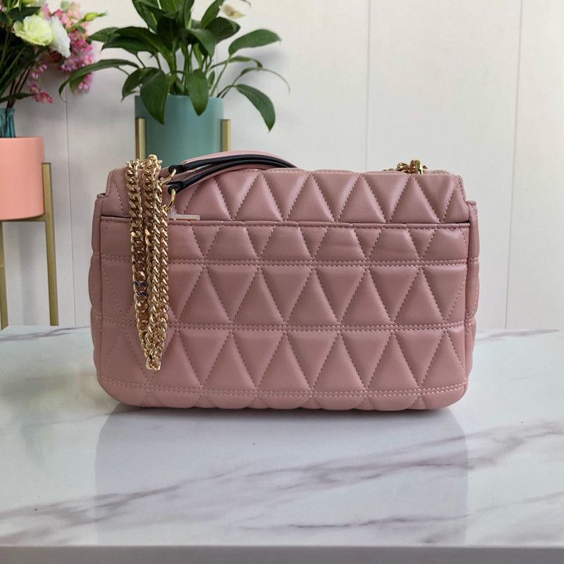 triangle shaped bolsa