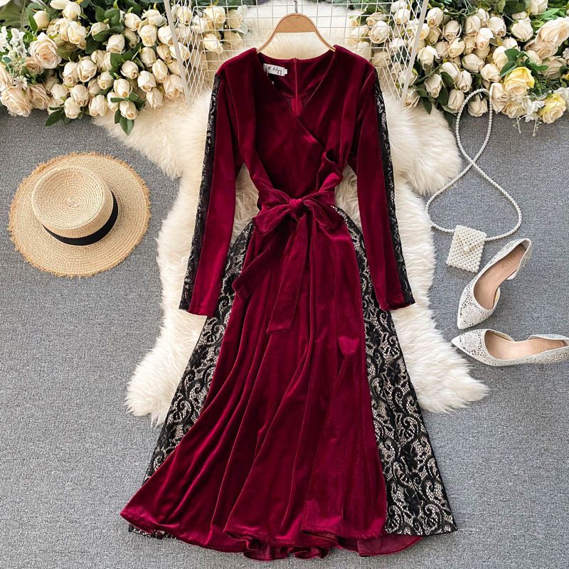 2021 Sonbahar Kış Kadın Veet Dantel Parti Vintage V Yaka Patchwork Uzun Kollu Vestidos Kadın Kırmızı / Siyah Robe Moda 5PPV