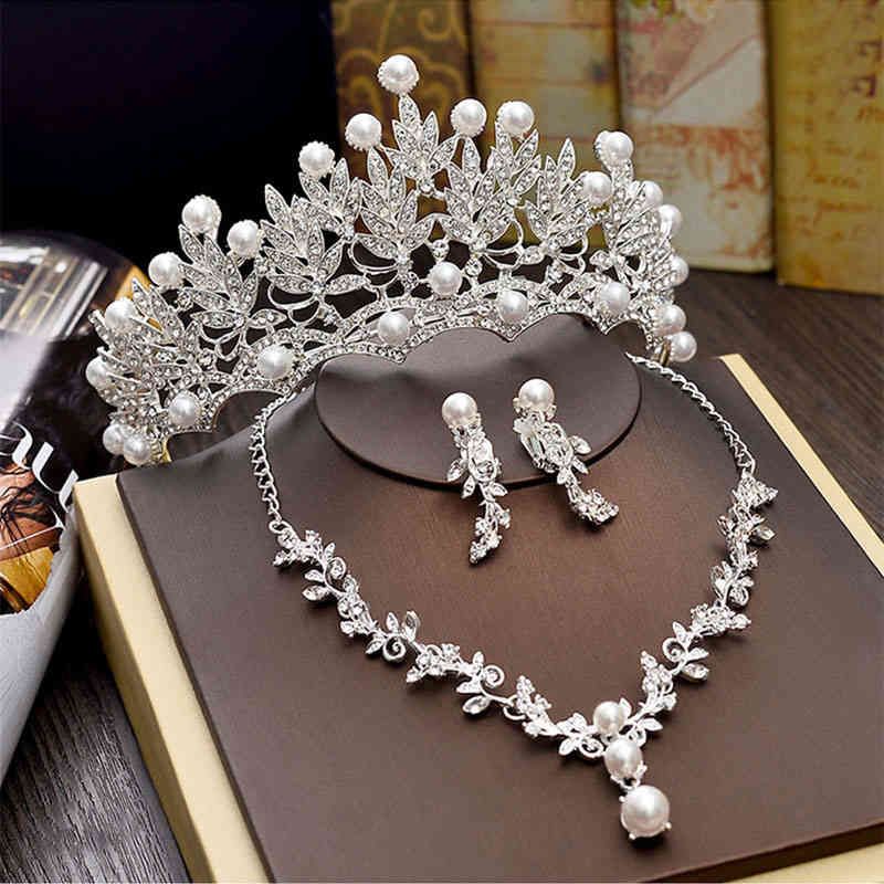 un ensemble collier Tiara