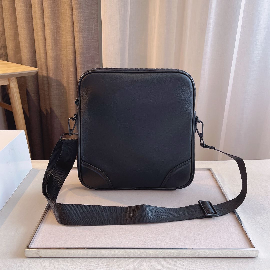 Womens Round Crossbody Bag Zigzag Geometric Pattern Crossbody Wallet PU Leather Zipper Shoulder Bag Womens Round Crossbody Bag Zigzag Geometric Pattern Crossbody Wallet PU Leather Zipper Shoulder Bag