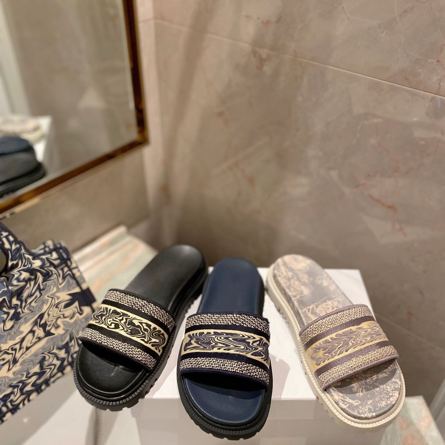 latest rubber slippers