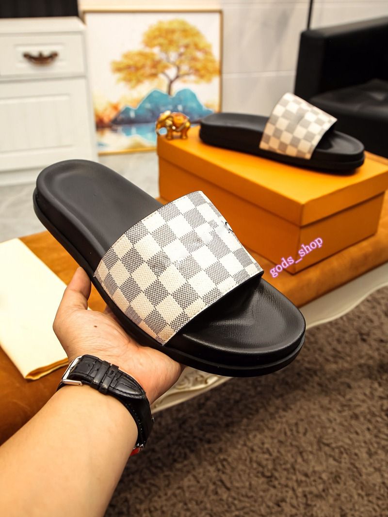 Louis Vuitton slippers LV 2021 Moda para Sandalias de goma Slippers Summer Black Flat Beach