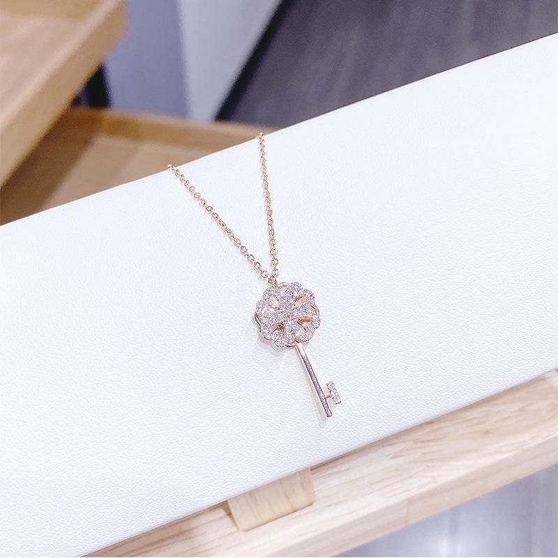 Rose gold Pendant necklace