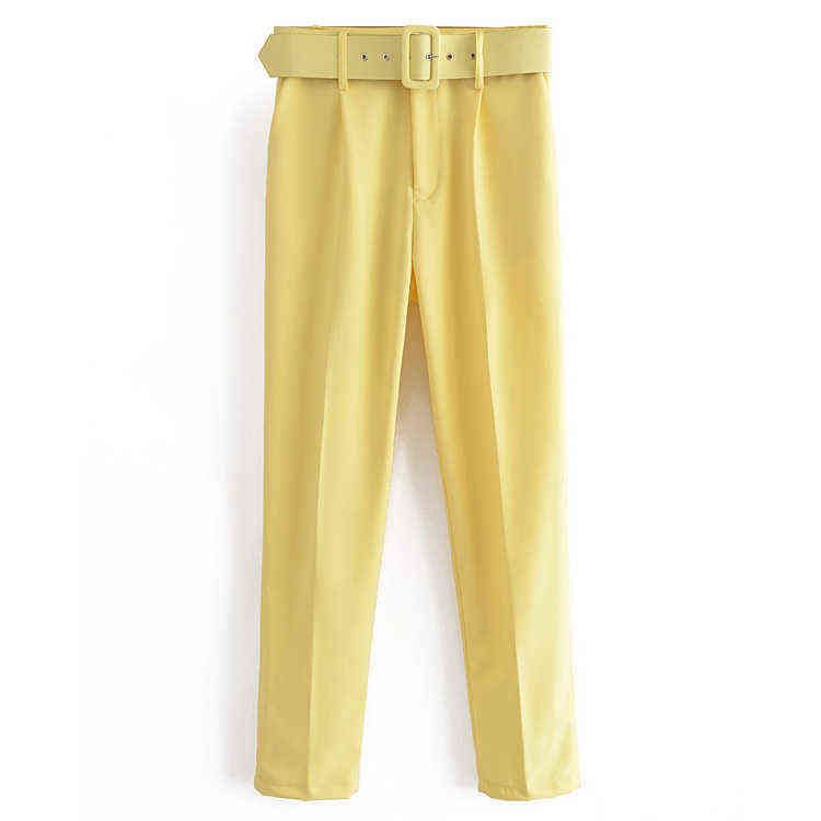 pantalón amarillo claro