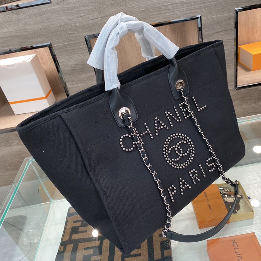 borse firmate con difetti di fabbrica