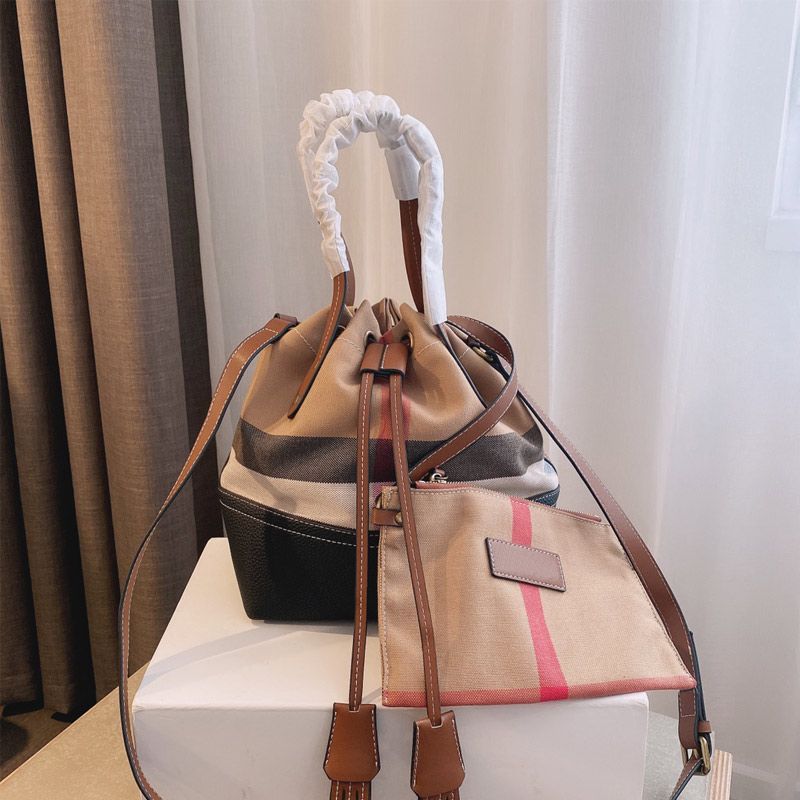 Burberry heston on sale bucket bag