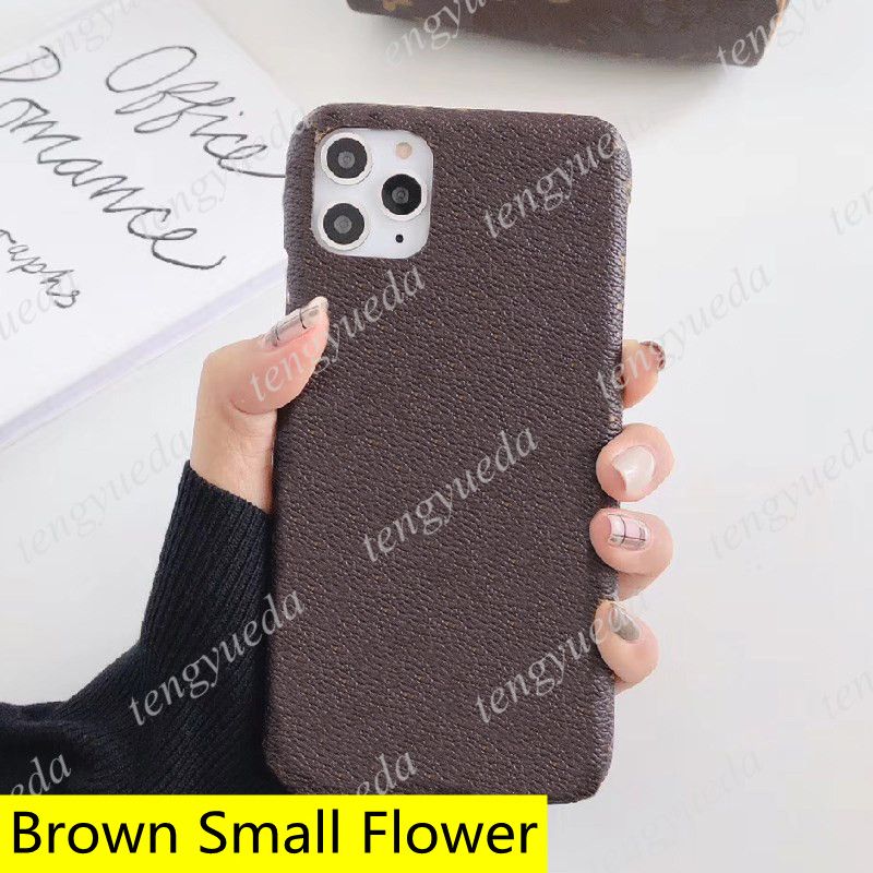 Flor marrón pequeña