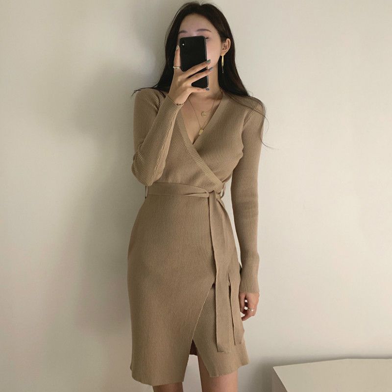 Vestido khaki.