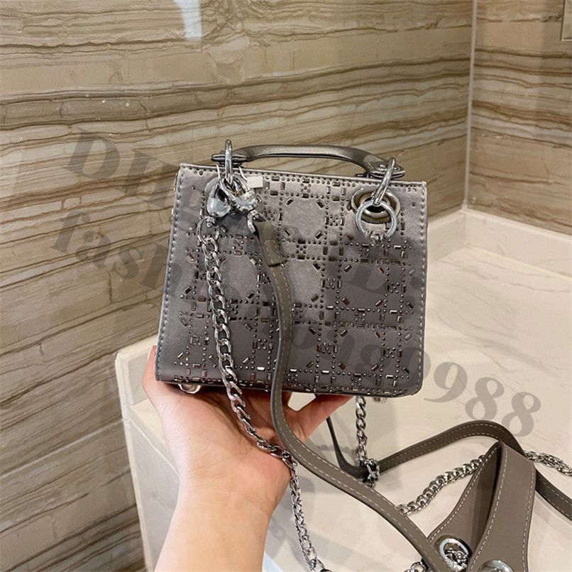 black square handbolsa