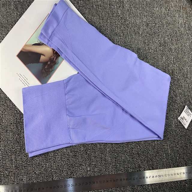 Pantalone viola di lavanda