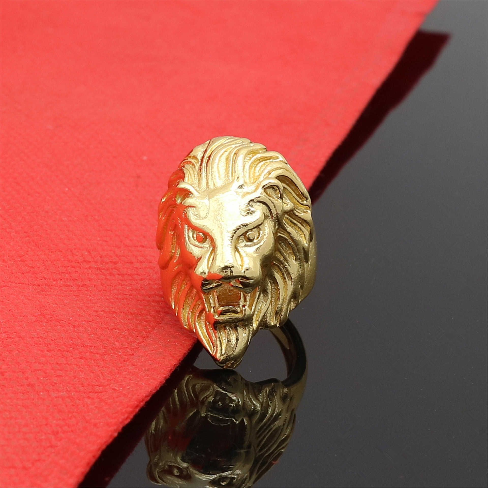 Anillo de cabeza de león cobre chapado con oro