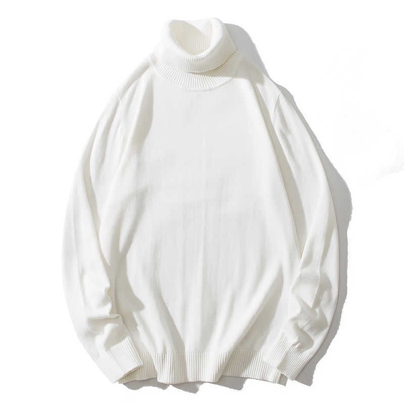 Biały sweter cienki